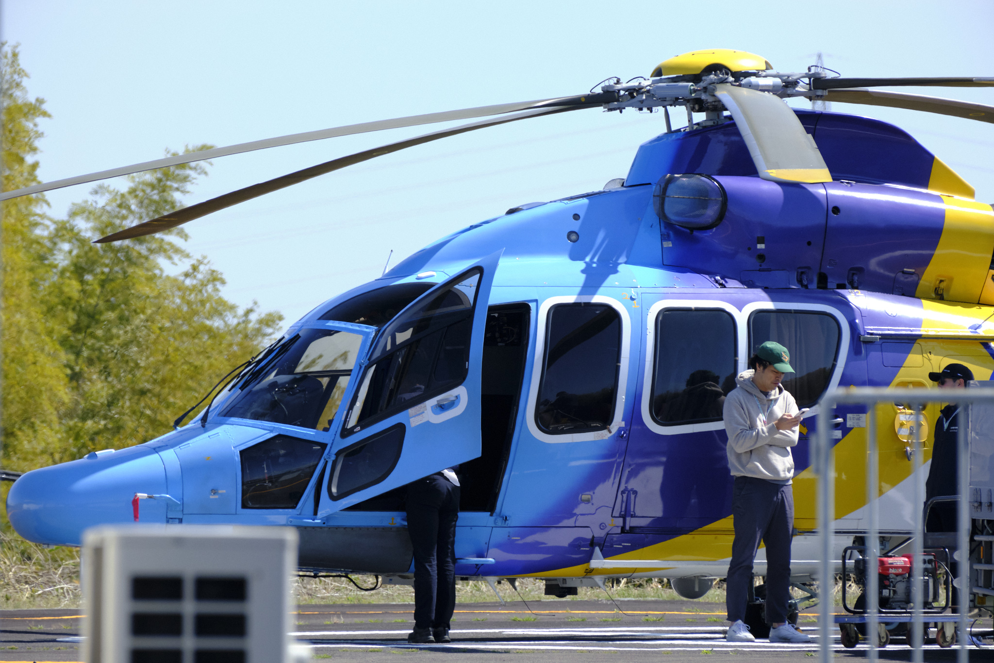 Вертолет съемочной группы